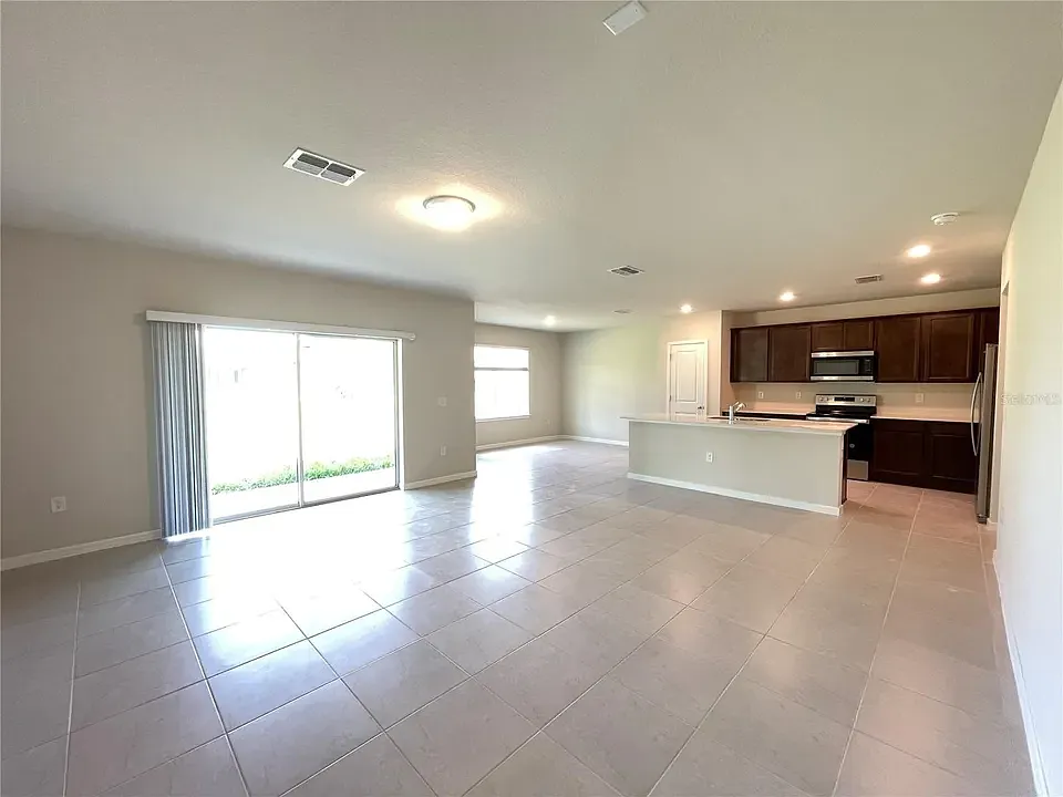 30561 Gilbern Rd, Wesley Chapel, FL 33545 — Photo 4