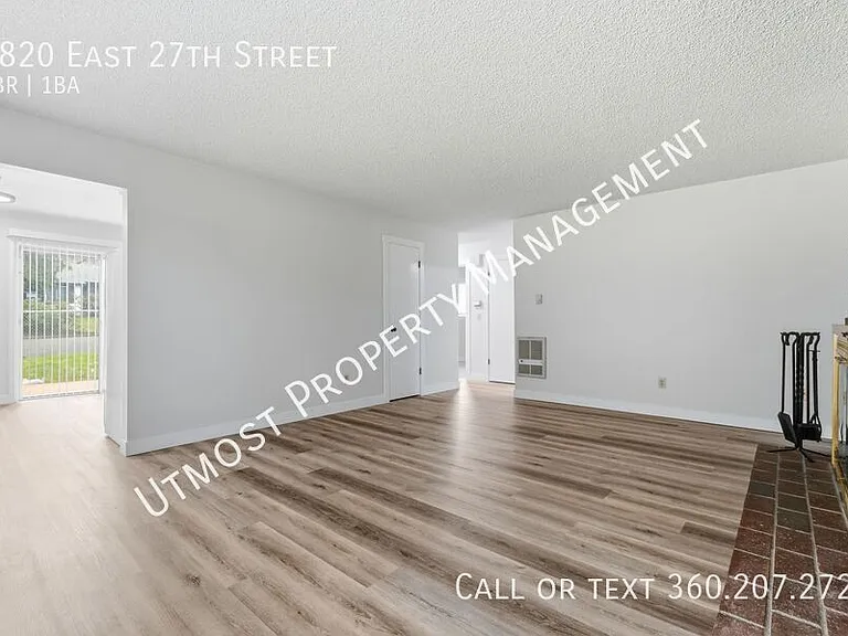 1820 E 27th St — Photo 6