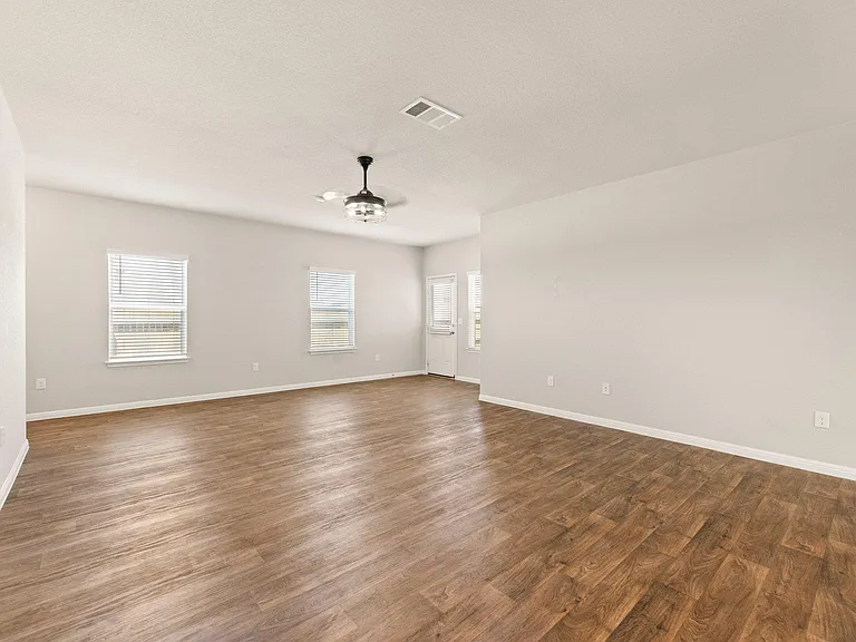 232 Freedom Park Ave — Photo 4