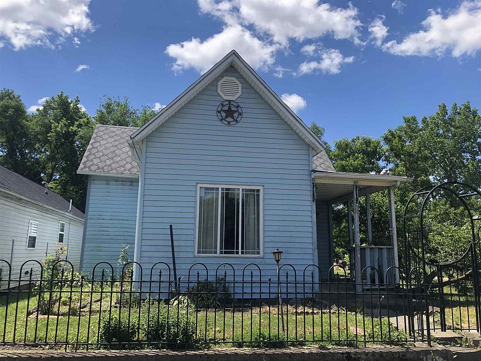 1st image of 817 W 1st St
