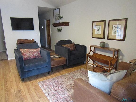3rd image of 406 W Richardson Ave #5