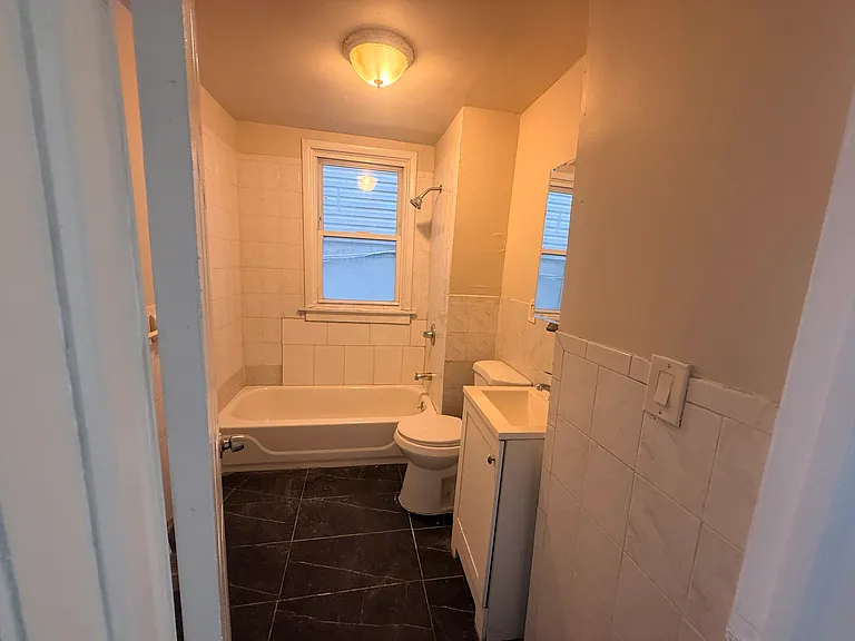 16 Willoughby St #1 — Photo 5