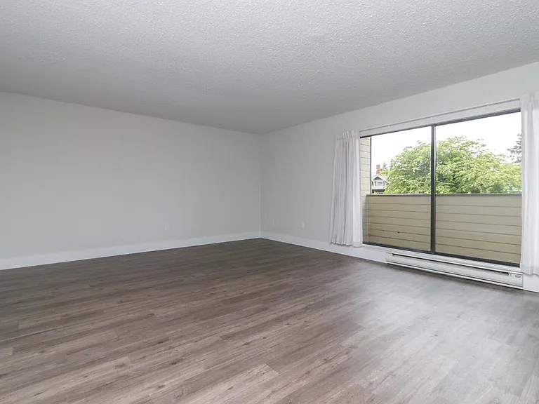 1017 Queens Ave #306 — Photo 10