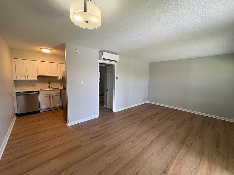 Tara House West Apartments — Photo 7