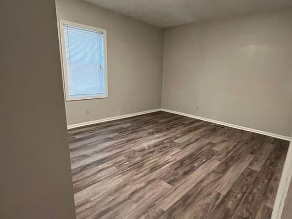 3rd image of 187 Park Ave