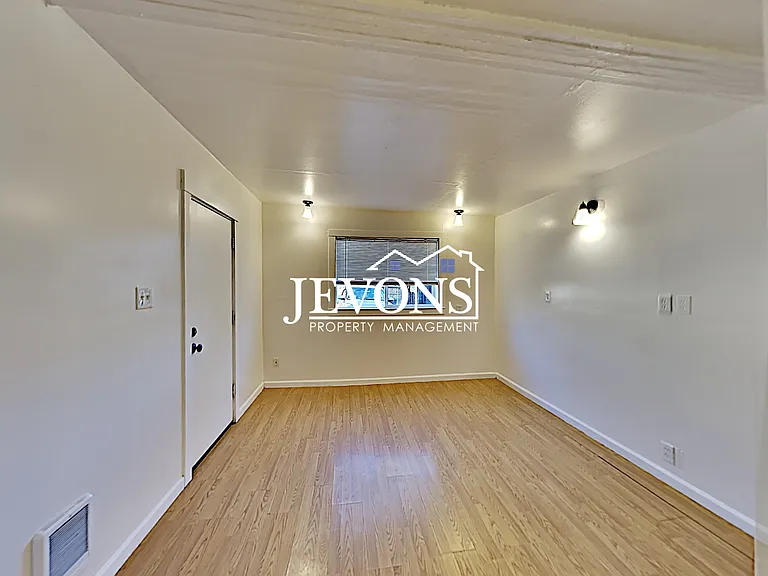 921 S 21st Ave #1/2 — Photo 7
