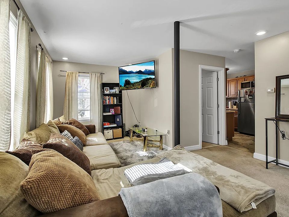 1st image of 364 Hudson St #1