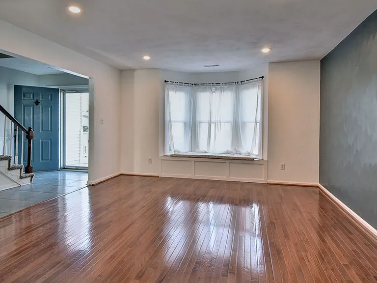802 Marquette Ct — Photo 6