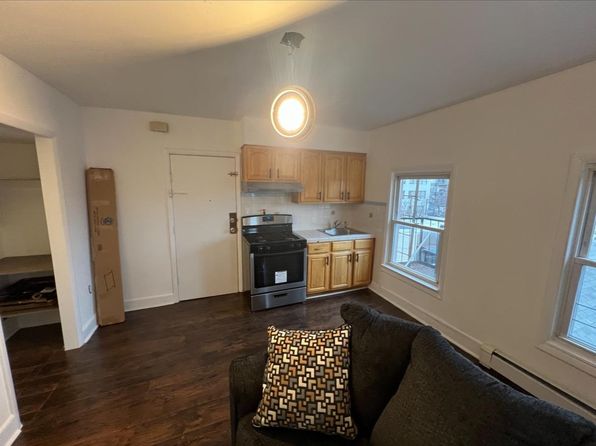 68 Columbia St APT 3