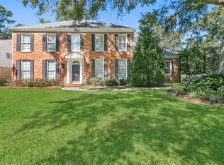 677 N Beau Chene Dr, Mandeville, LA 70471