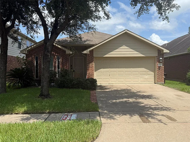 12650 Redbud Villa Ln — Photo 2
