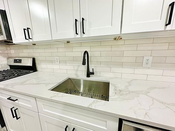 5th image of 239 4th St #1