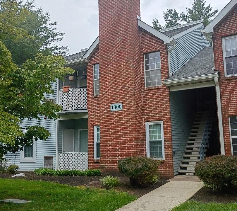 1st image of 1302 Diamond Dr