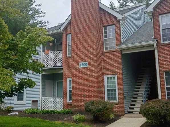 1302 Diamond Dr, Newtown, PA 18940