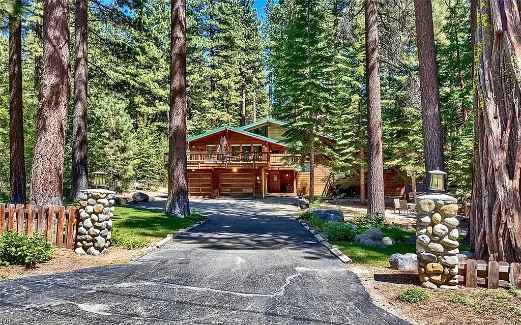 450 Country Club Dr photo 1