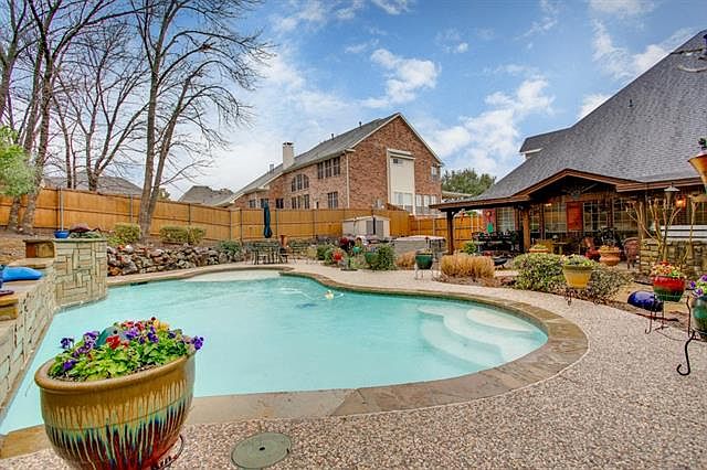 1st image of 1543 Shady Grove Cir