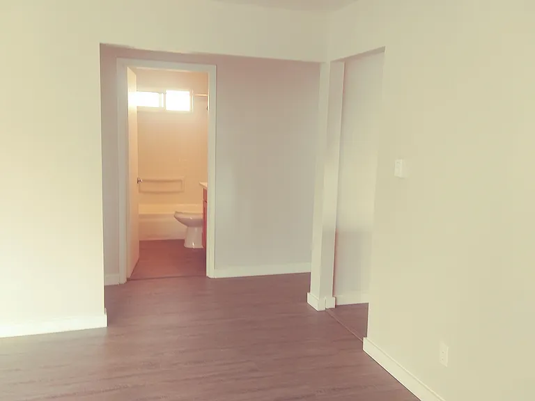 2518 E Pike St — Photo 15