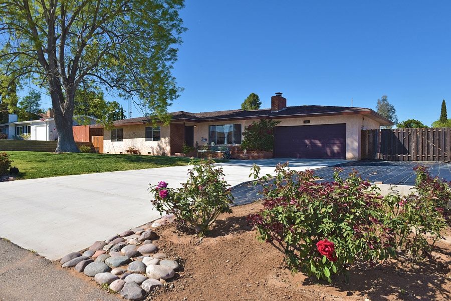 1st image of 826 Montview Dr