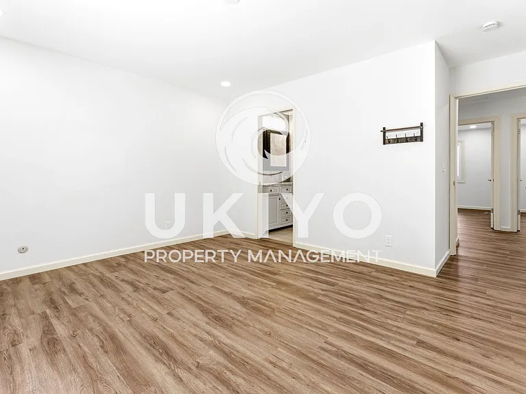 645 Keith Ct #1 — Photo 40