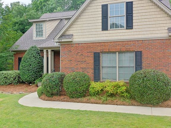 5th image of 809 Madeline Ln