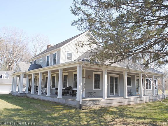 3rd image of 4450 Golf Club Rd