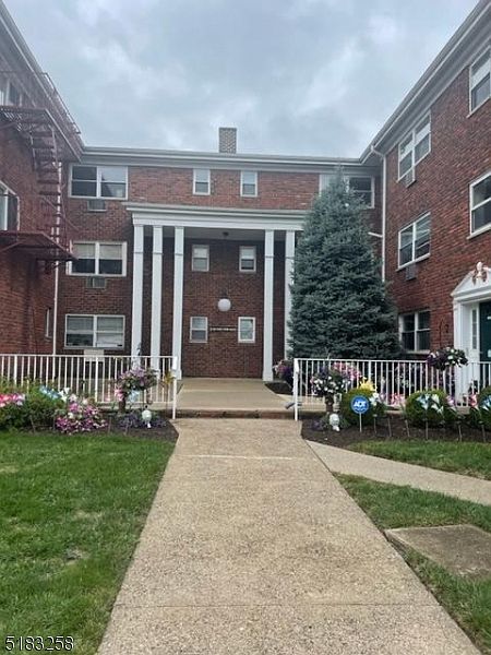1st image of 199C N Beverwyck Rd APT 21