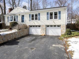 30 Fullin Rd, Norwalk, CT 06851