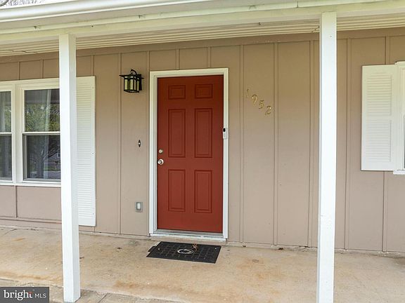 5th image of 1952 Highland Dr
