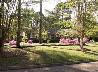 16 Foxchase Dr, Dothan, AL 36305