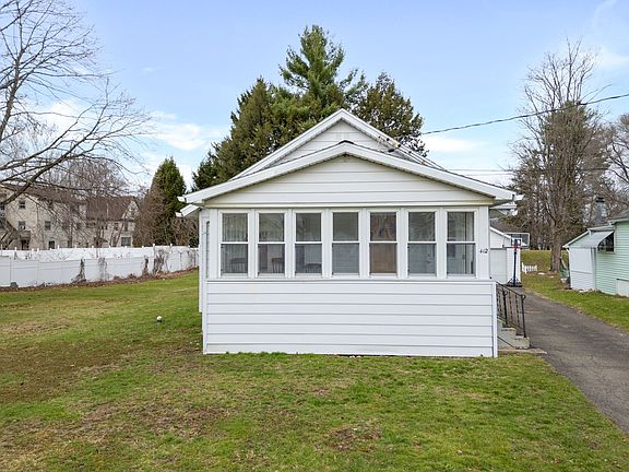 2nd image of 412 Willow St