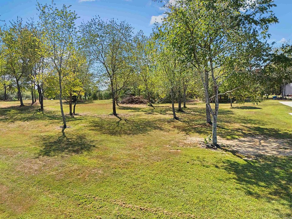 1st image of 9 Jeffery Scott Dr