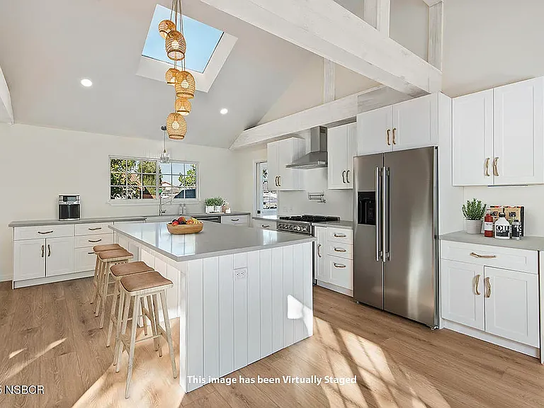 681 Daniel Dr — Photo 3
