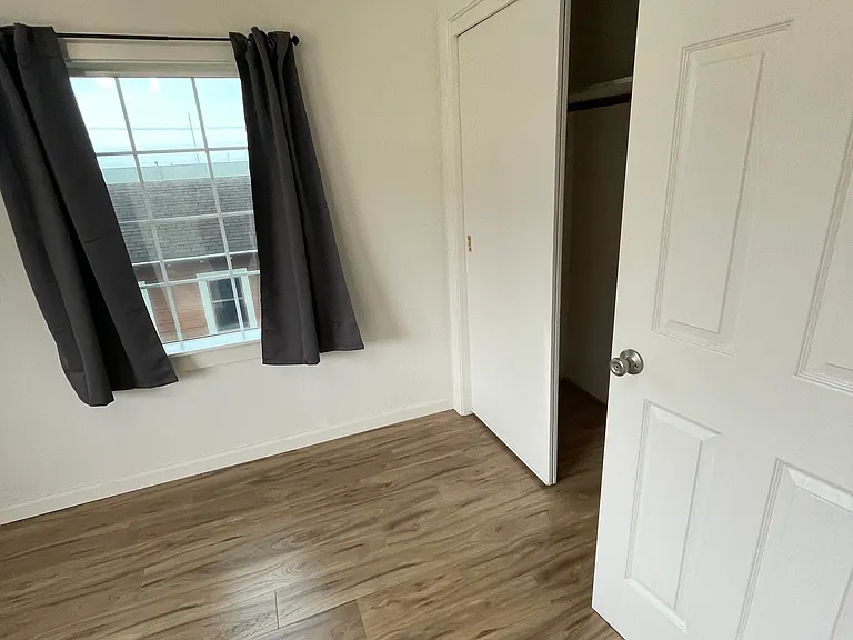 708 B St — Photo 12