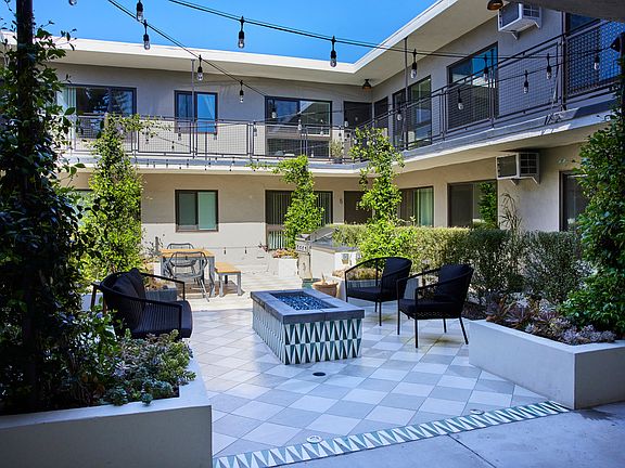 Outdoor Lounge