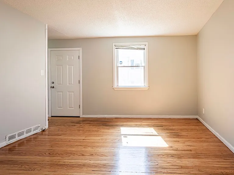 163-165 Woodlawn Cir — Photo 11