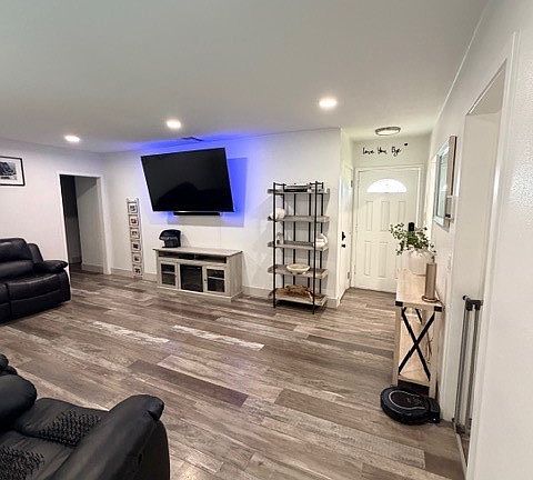 4th image of 3546 Donald Ave