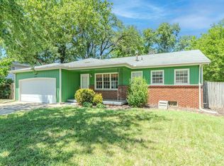 804 E English Ct, Derby, KS 67037