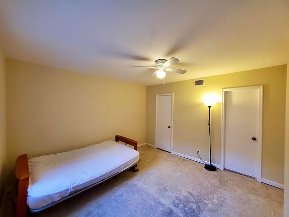 4th image of 119 NE 19th Court #G104