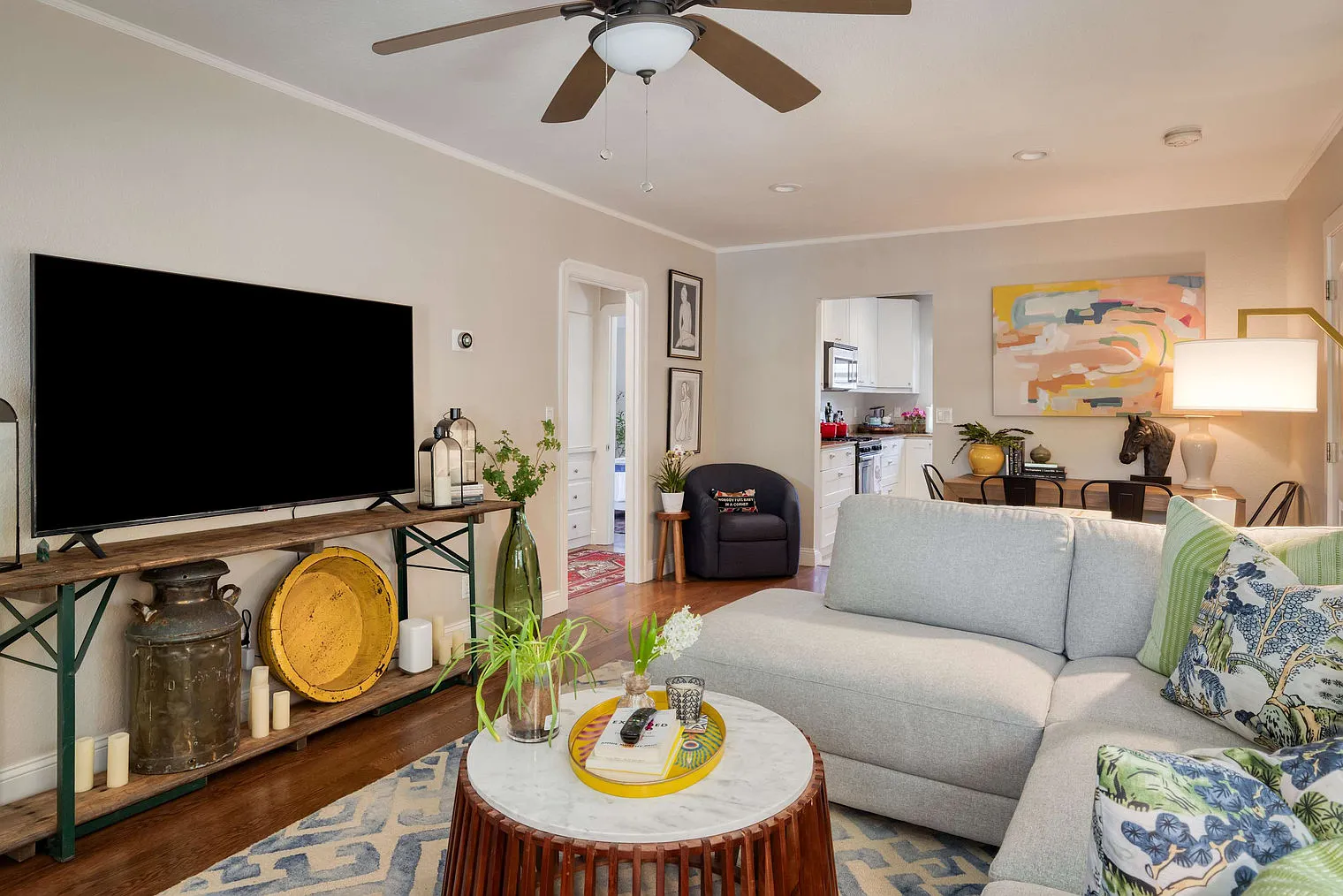 4 bed, 2.0 bath, 1291 sqft, $7,072 — Photo 2