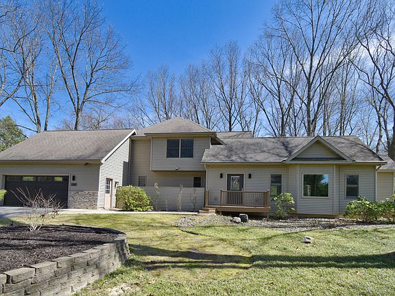3rd image of 3020 Oak Ln