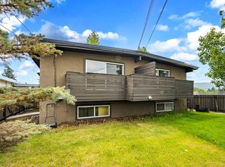 6222 S 31st Ave NW #3, Calgary, AB T3B 1J8