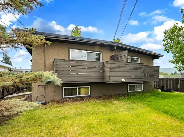 6222 S 31st Ave NW #3, Calgary, AB T3B 1J8