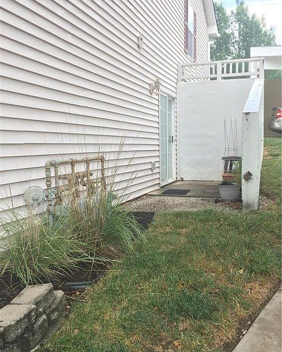 2nd image of 2011 S Hummel Dr