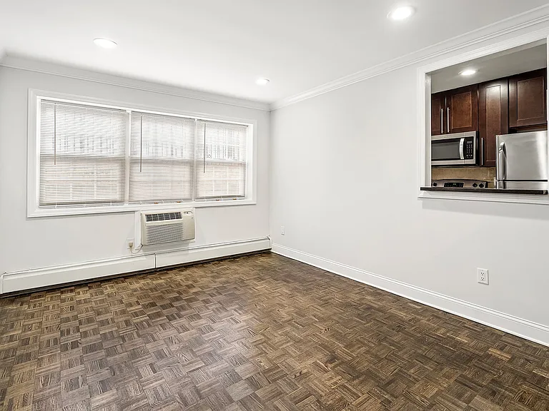 48 Roseland Avenue Apartments — Photo 5