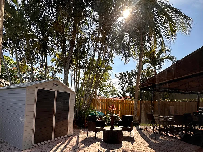 1728 Shoreside Cir — Photo 44