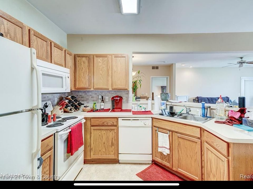 1st image of 28104 Chesapeake Cir
