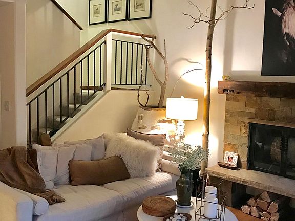 A comfortable place, great for entertaining friends. The couches turn into single beds for guests.