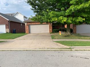 1419 W Sackett St, Springfield, MO 65807