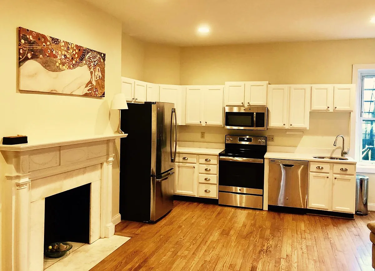 Building Photo - 405 N Charles St #D