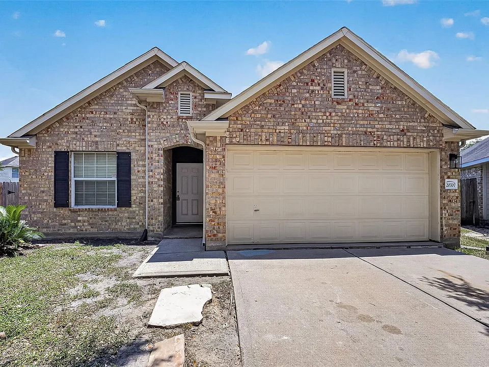 20707 Pine Rain Ct